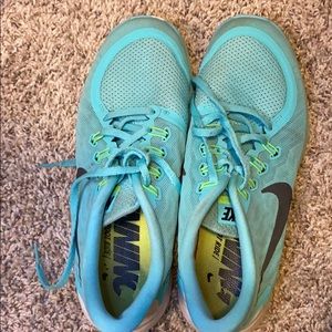 Teal Nike Air 5.0 - Size 10.5
